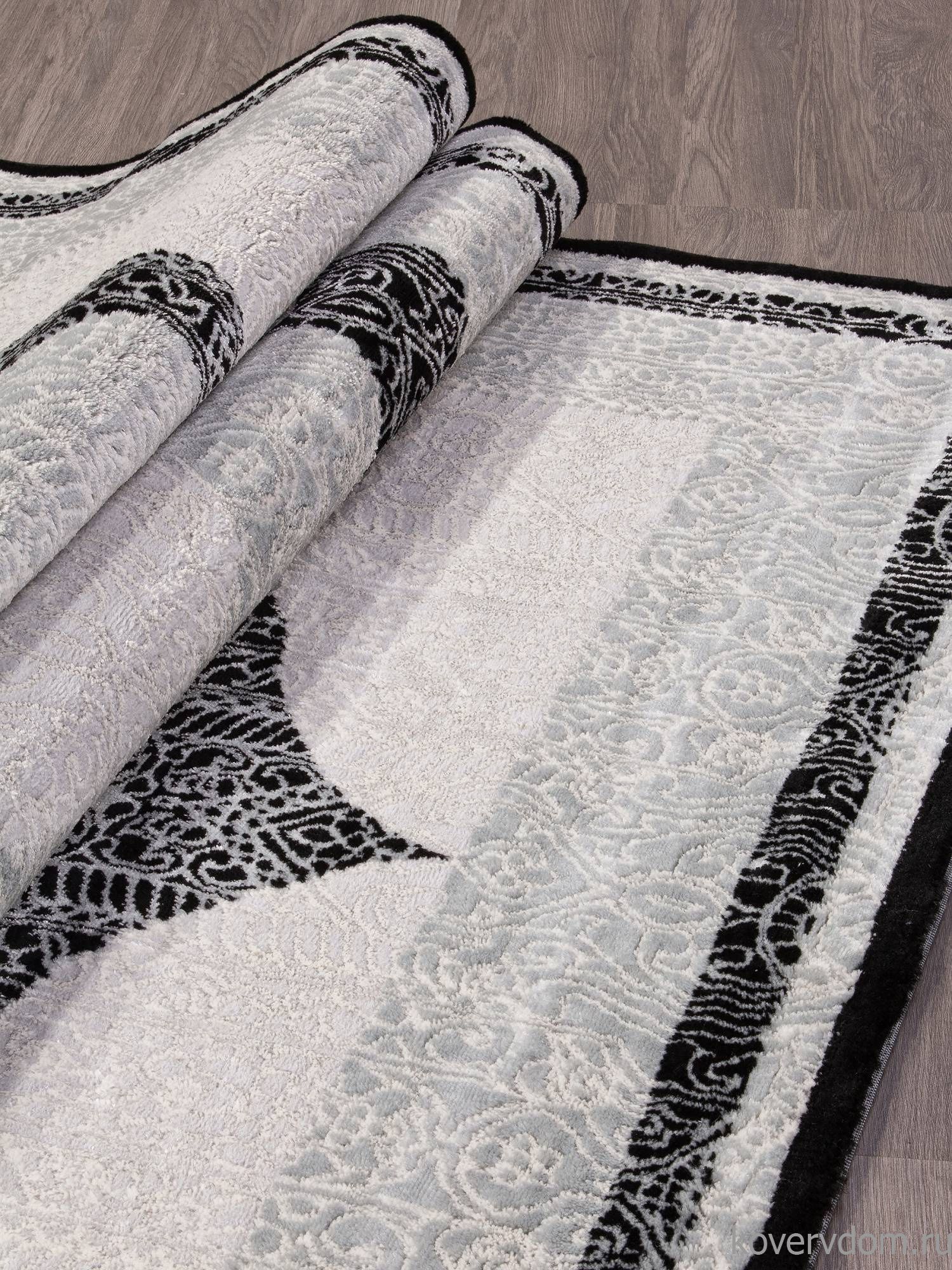 Ковер Valentino Y502A LIGHT GREY SHIRINK / BLACK